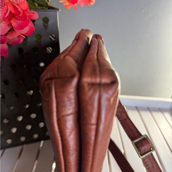 MARGOT New York Allie Leather Crossbody Brown Multi-Zip Pocket Shoulder Bag* - Picture 11 of 11